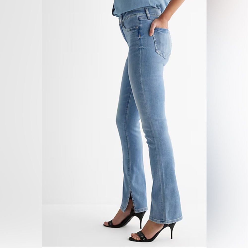 Express Skyscraper Mid rise jeans, hyper stretch. Size M 6/8/10 short. Worn once